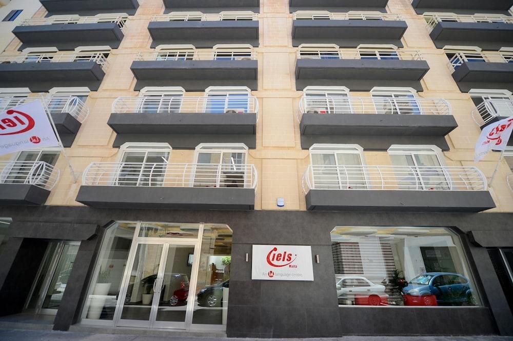 סליאמה Day'S Inn Hotel And Residence מראה חיצוני תמונה